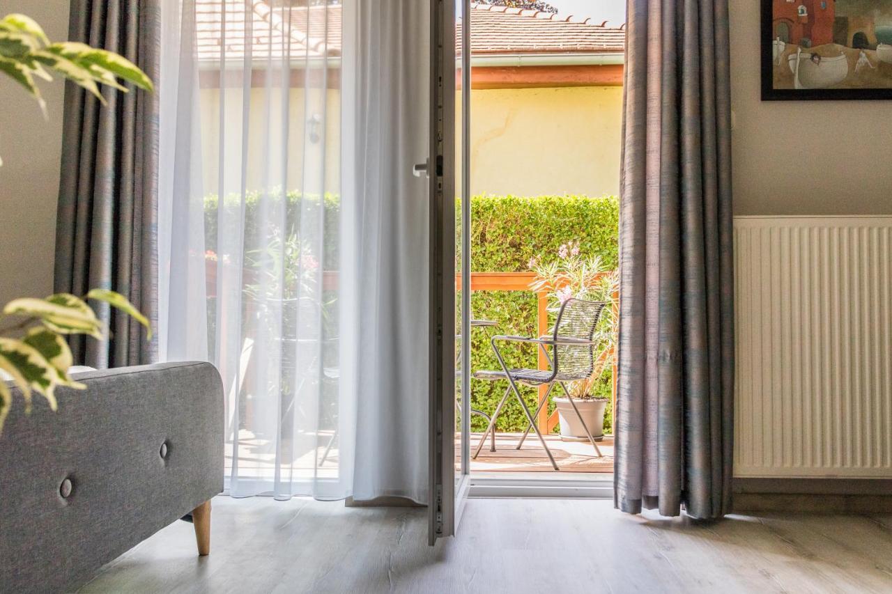 Villa 21 Boutique Rooms Балатональмаді Екстер'єр фото