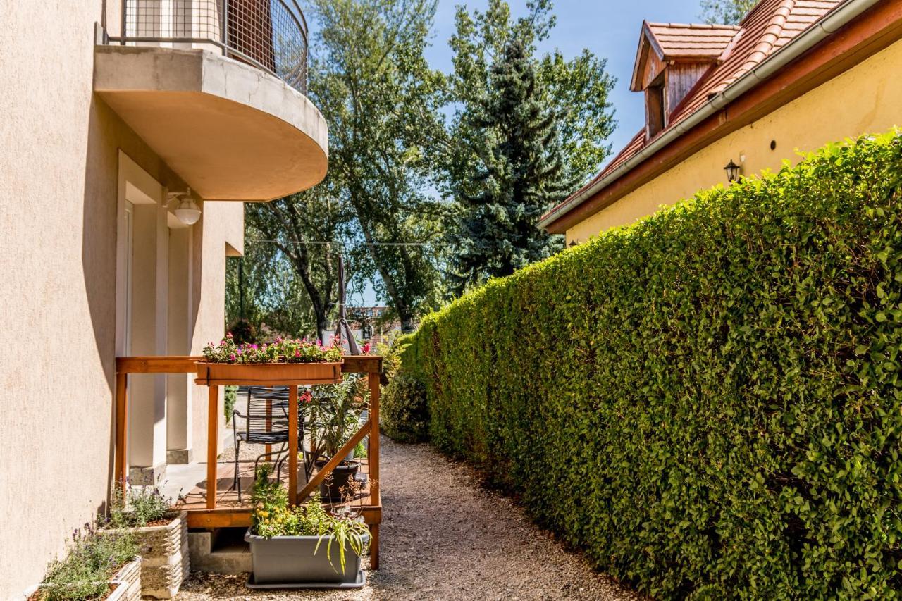 Villa 21 Boutique Rooms Балатональмаді Екстер'єр фото
